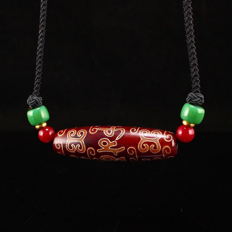 DZI Agate Inlay Silver Wire Pendant: Title: DZI Agate Inlay Silver Wire Pendant Origin: Chinese Date/Period: After2000 Materials: DZI Agate,Silver Wire Dimensions: 57x15x15(mm) 2.24x0.59x0.59(inches) Weight 0.07 lbs/31g Reserve: