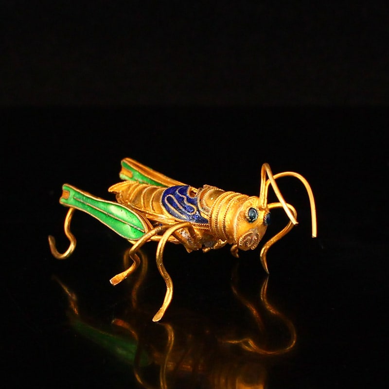 Gold Wire Enamel Locust Statue: Title: Gold Wire Enamel Locust Statue Origin: Chinese Date/Period: After1900 Materials: Gold Wire Enamel Dimensions: 67 x 39 x 31(mm) 2.64 x 1.54 x 1.22(inches) Weight: 0.03 lbs/14 g Reserve: $99.00