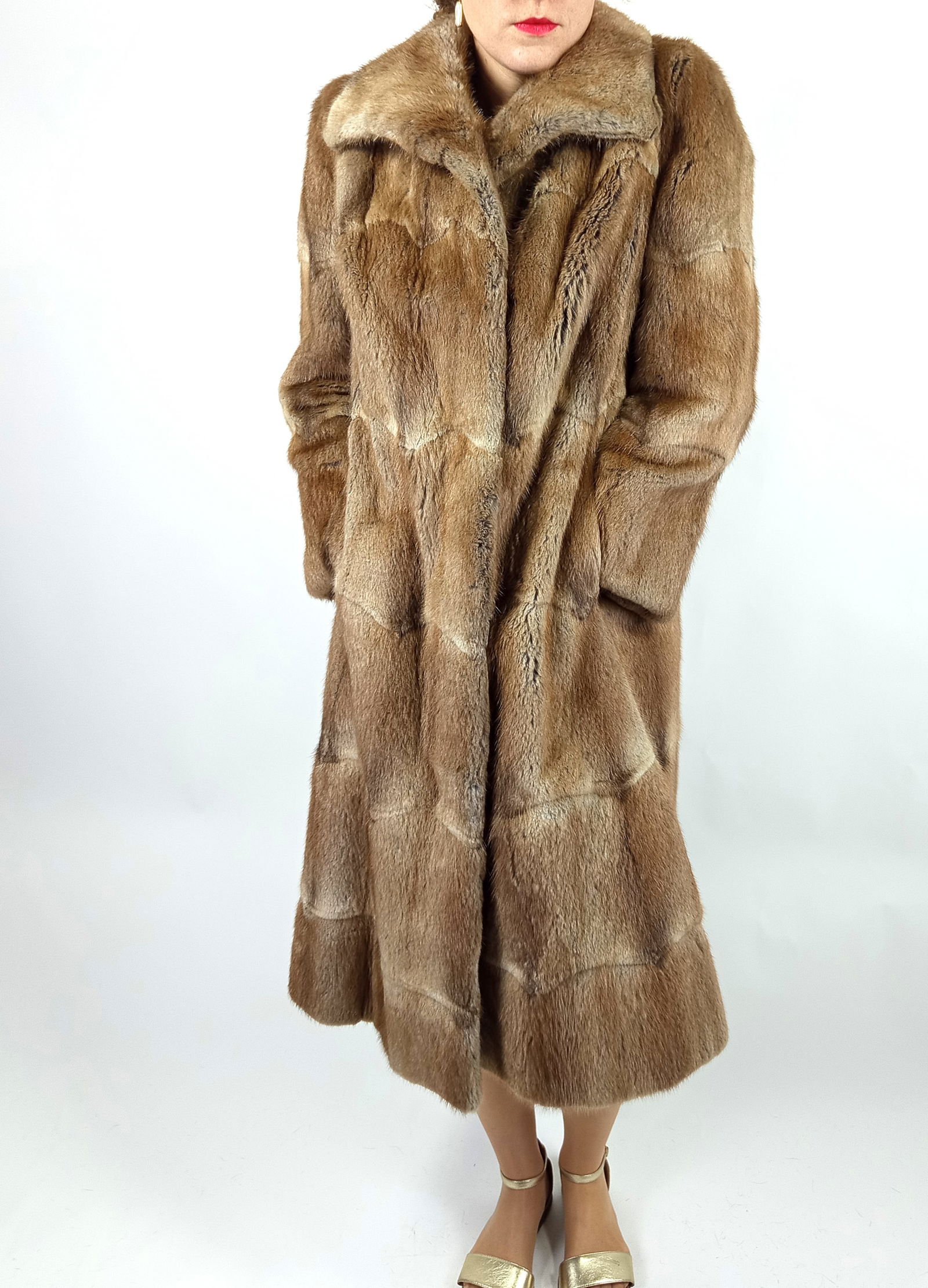 LONG MUSKRAT FUR COAT EU: L ; US: 16 - 2