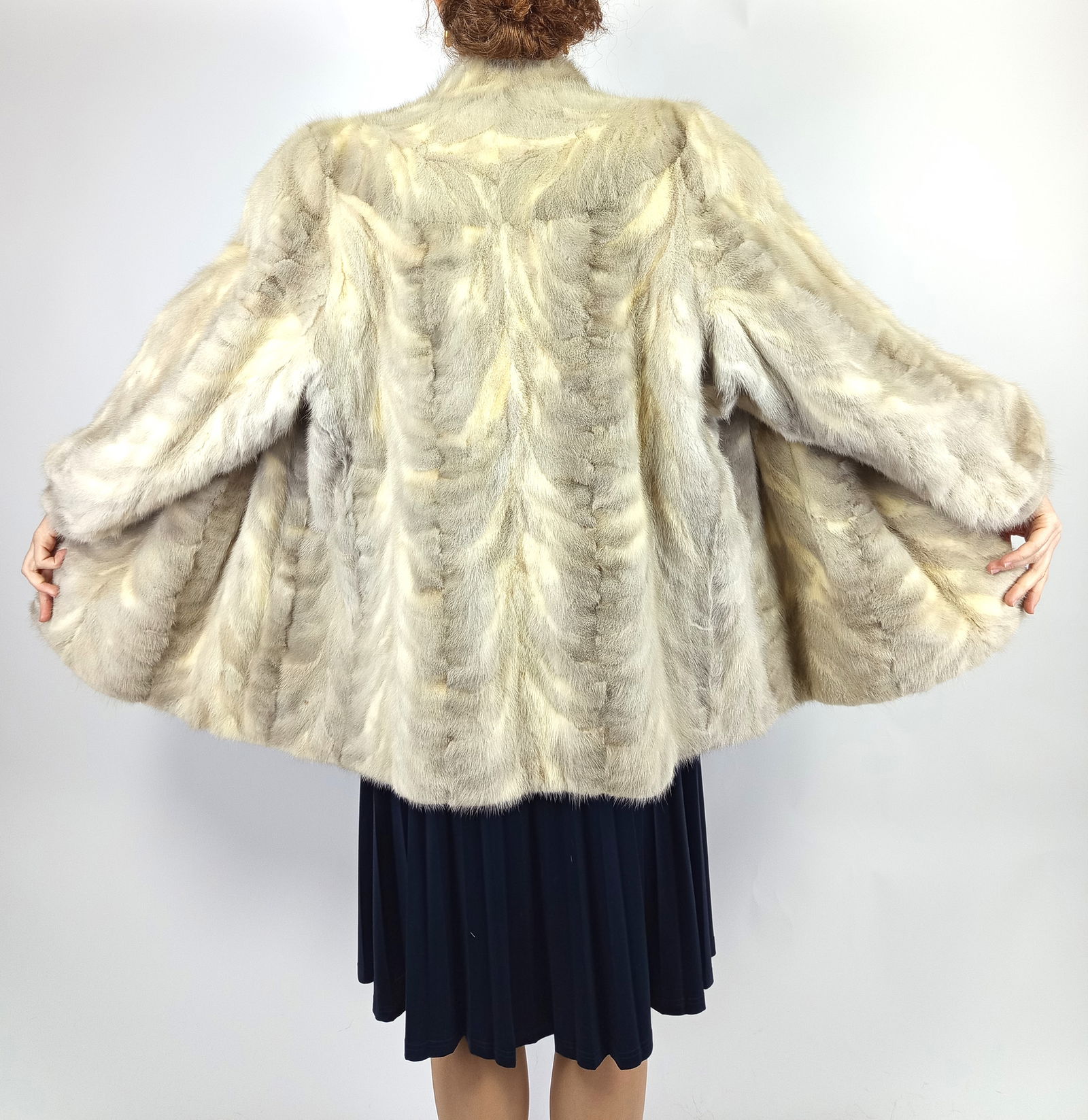 WHITE & PLATINUM MINK FUR JACKET EU: XL ; US: 20 - 7