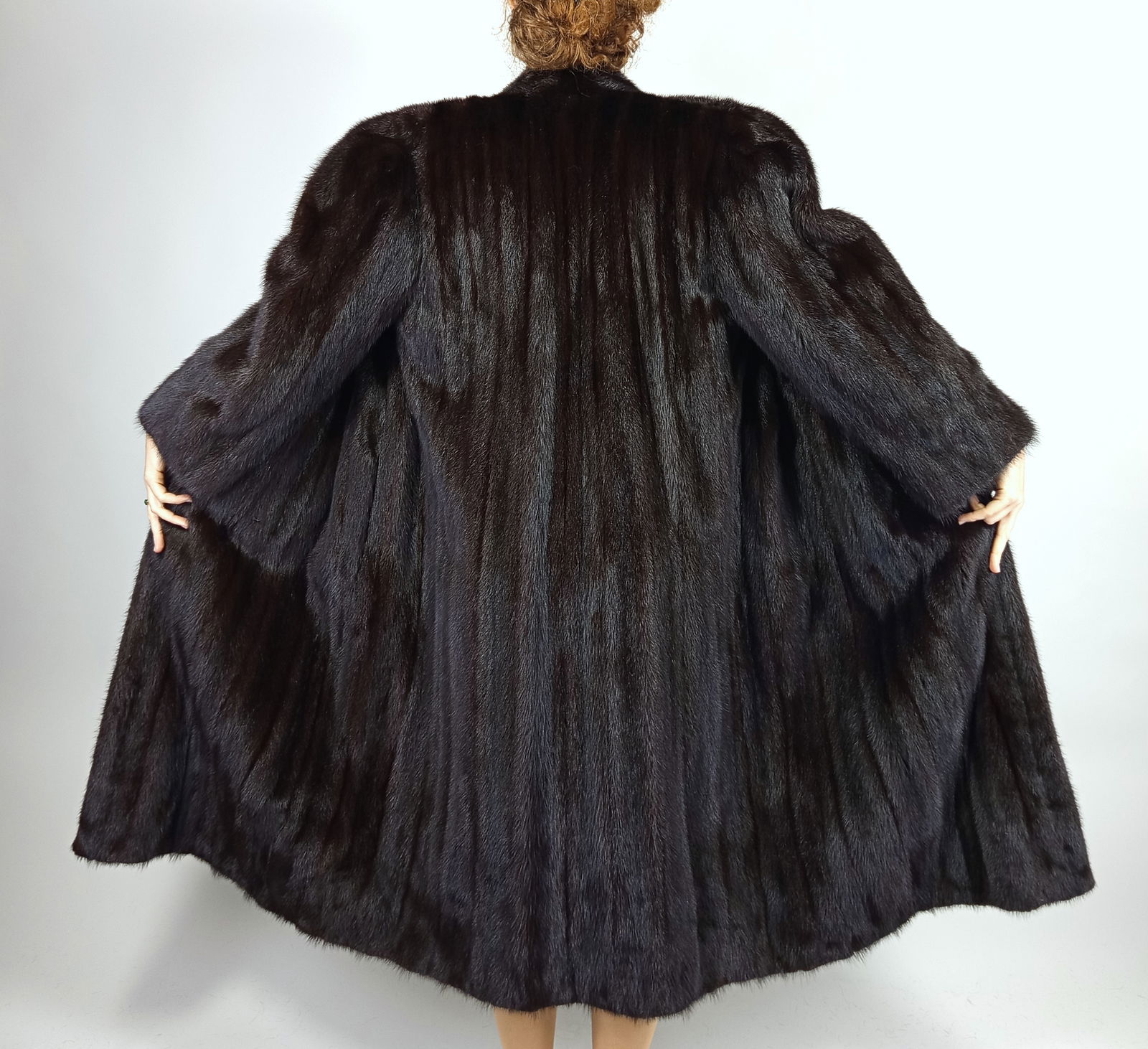 LONG MAHOGANY MINK FUR COAT EU: XL ; US: 18 - 7