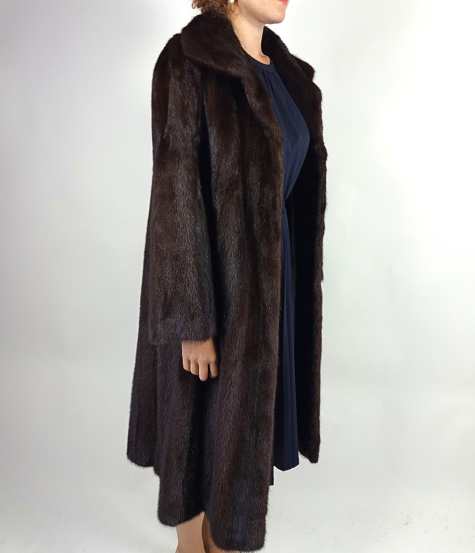 SAGA MAHOGNAY MINK FUR COAT EU: L; US: 16 - 5