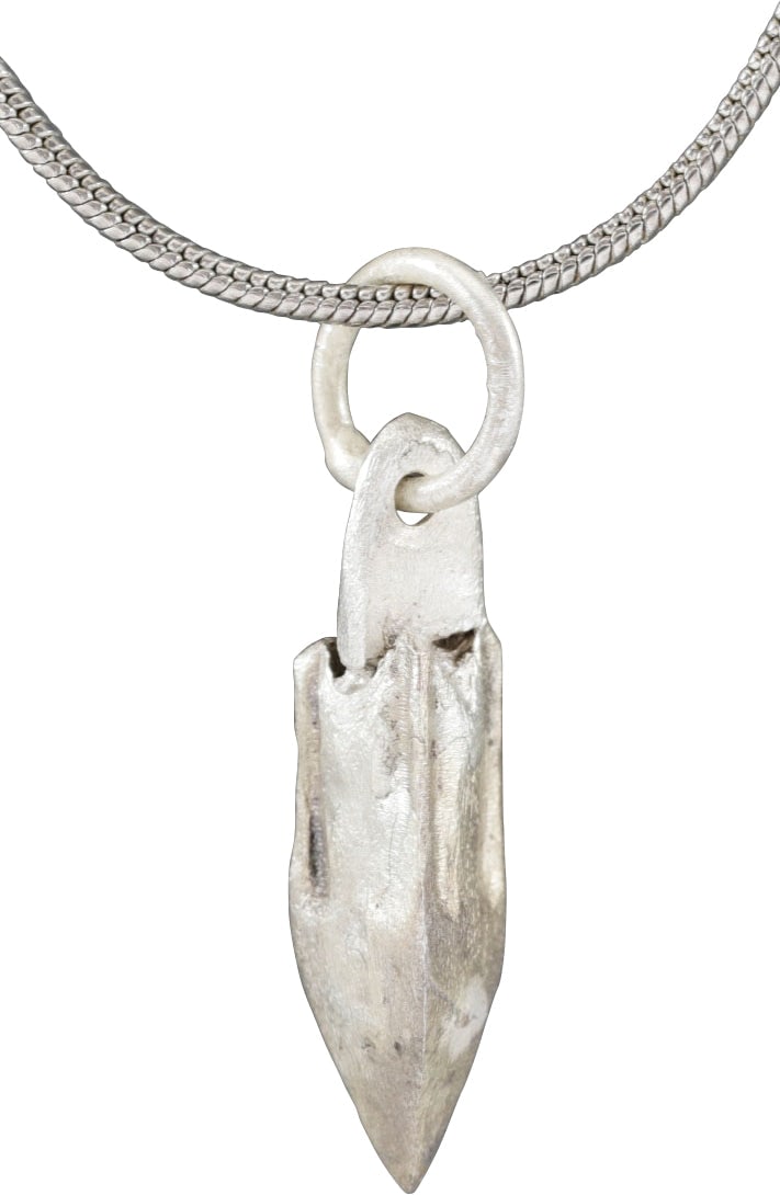 ROMAN ARROWHEAD PENDANT, C.1ST-3RD CENTURY AD: 5/8" (0.61”) length. One of the types of small bronze cast arrowheads used widely in the ancient world. Usually lost on the battlefield and not often found in such good preservation. Excellent f