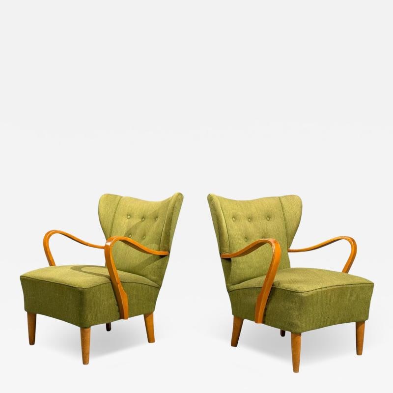 Swedish Modern, Lounge Chairs, Elm, Green Fabric, Sweden, 1930s: Title: Swedish Modern, Lounge Chairs, Elm, Green Fabric, Sweden, 1930s Description: Swedish Mid-Century Modern, Lounge Chairs, Elm, Green Fabric, Sweden, 1930s Pair of green fabric and elmwood ear fla