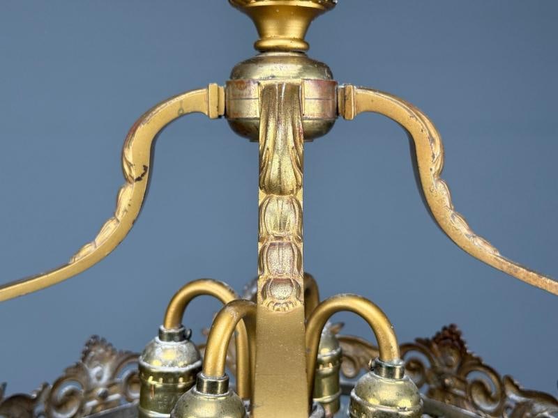 French Louis XVI, Chandelier, Dore Bronze, Crystal, France, 19th Century - 11