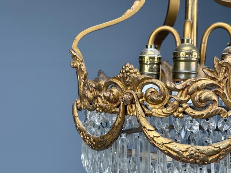 French Louis XVI, Chandelier, Dore Bronze, Crystal, France, 19th Century - 9