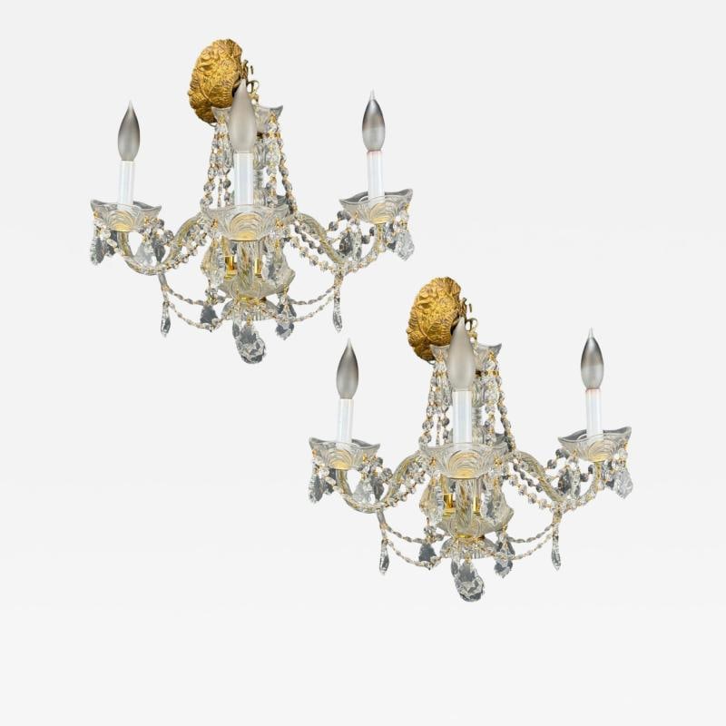 Maria Theresa Style, Venetian Chandeliers, Crystal, Brass, Italy, 1960s: Title: Maria Theresa Style, Venetian Chandeliers, Crystal, Brass, Italy, 1960s Description: Maria Theresa Style, Custom Quality Venetian Chandeliers, Crystal, Brass, Italy, 1960s A fine pair of Veneti