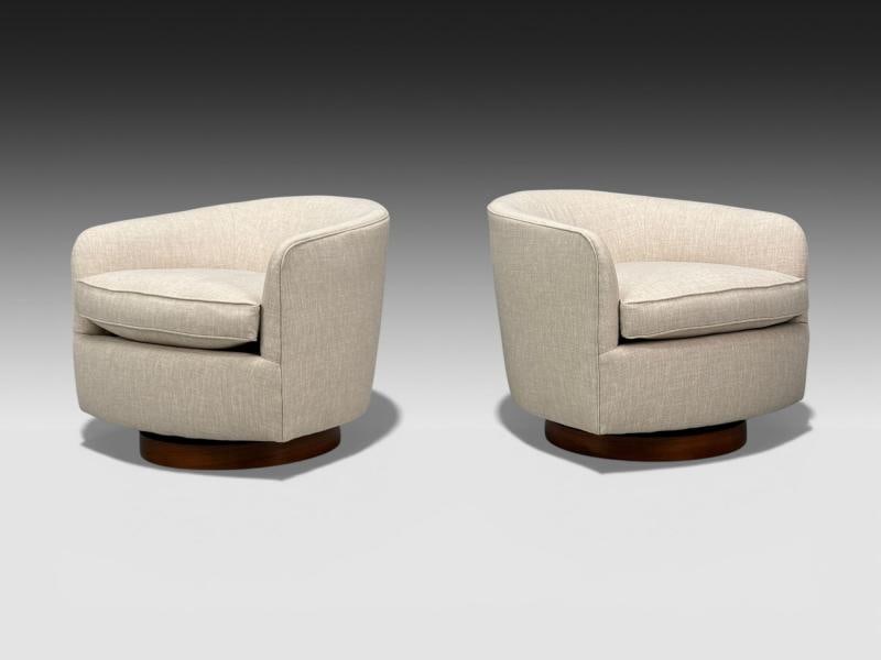 Milo Baughman, Swivel Chairs, Beige Upholstery, Walnut, USA, 1970s - 3