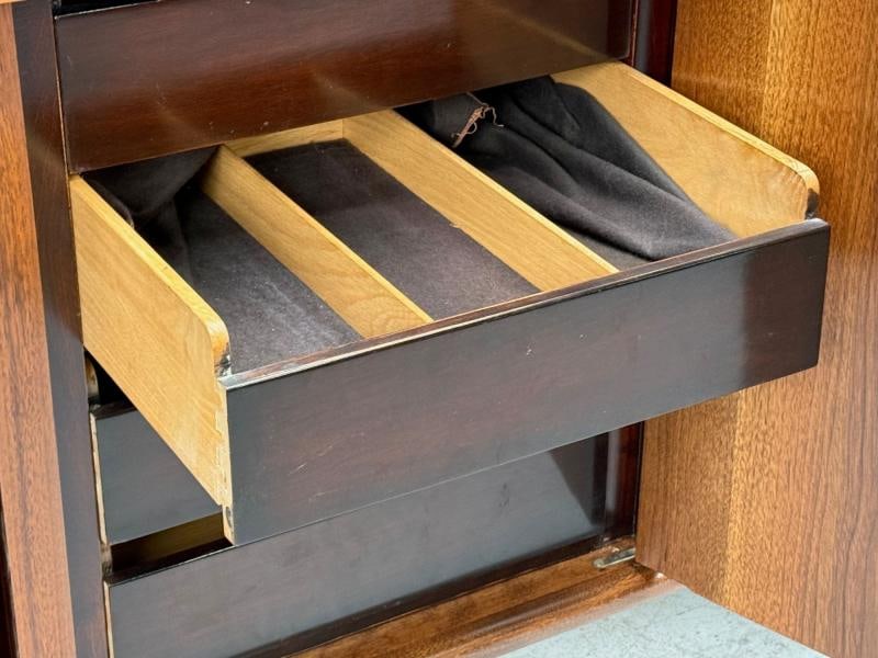 T.H. Robsjohn Gibbings, Sideboard, Walnut, USA, 1960s - 12