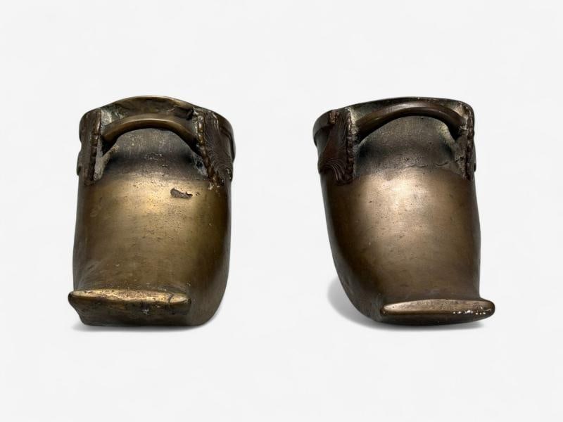 Edo Period, Bronze Japanese Samurai Stirrups, Japan, 18th c. - 2