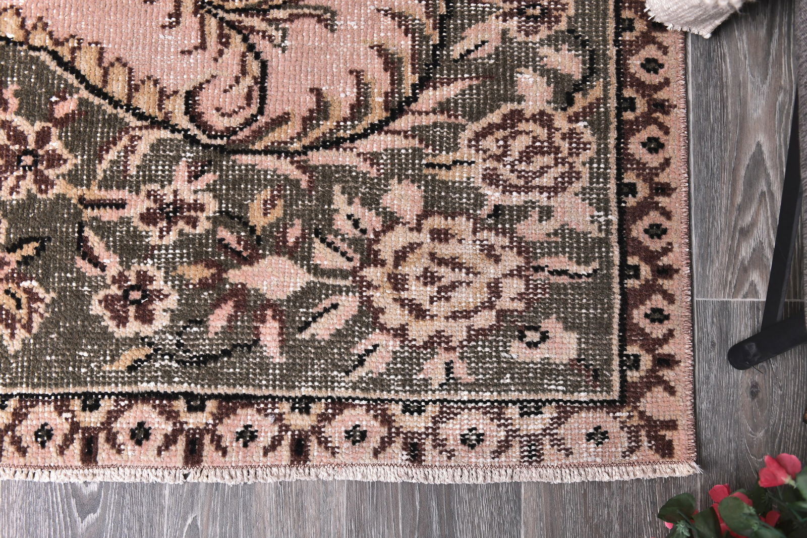 4'9'' x 8'6'' Handmade Vintage Wool Rug - 244795 - 9