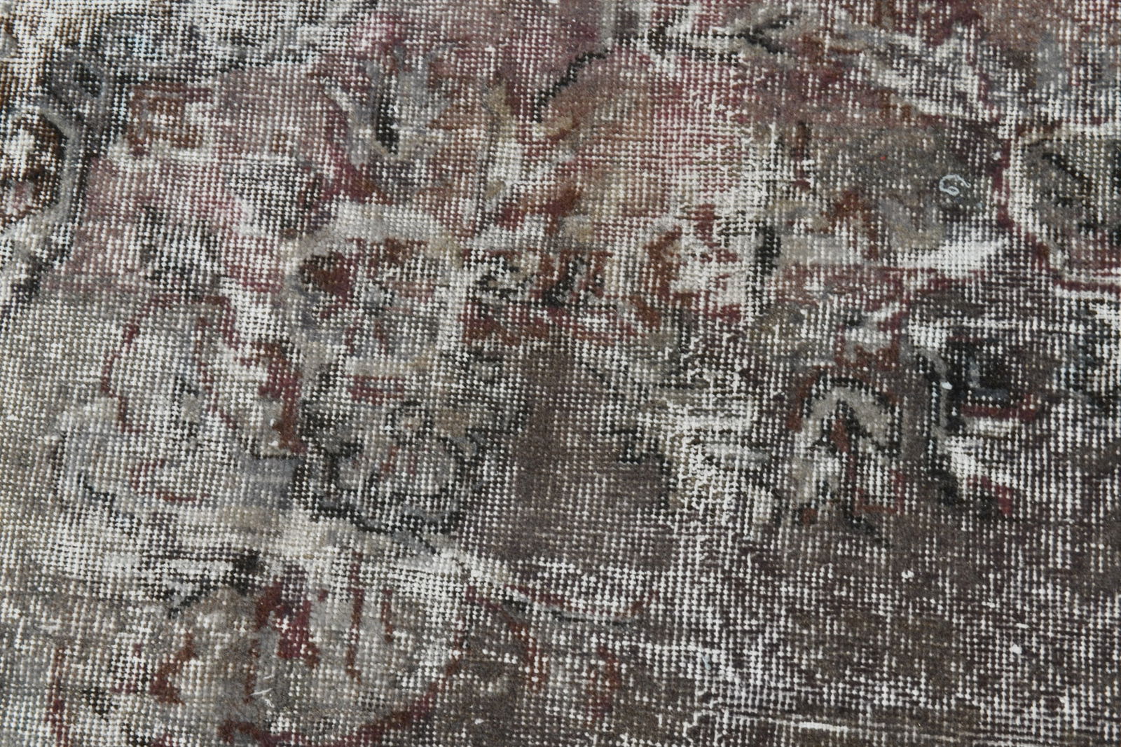 6'3'' x 10'2'' Handmade Vintage Wool Rug - 23031 - 10