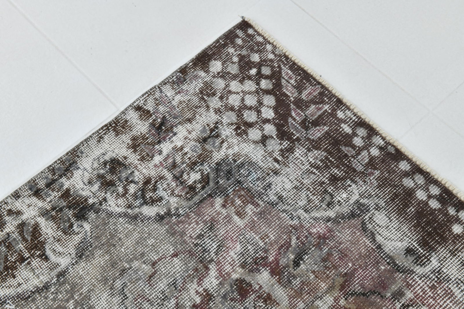 6'3'' x 10'2'' Handmade Vintage Wool Rug - 23031 - 11