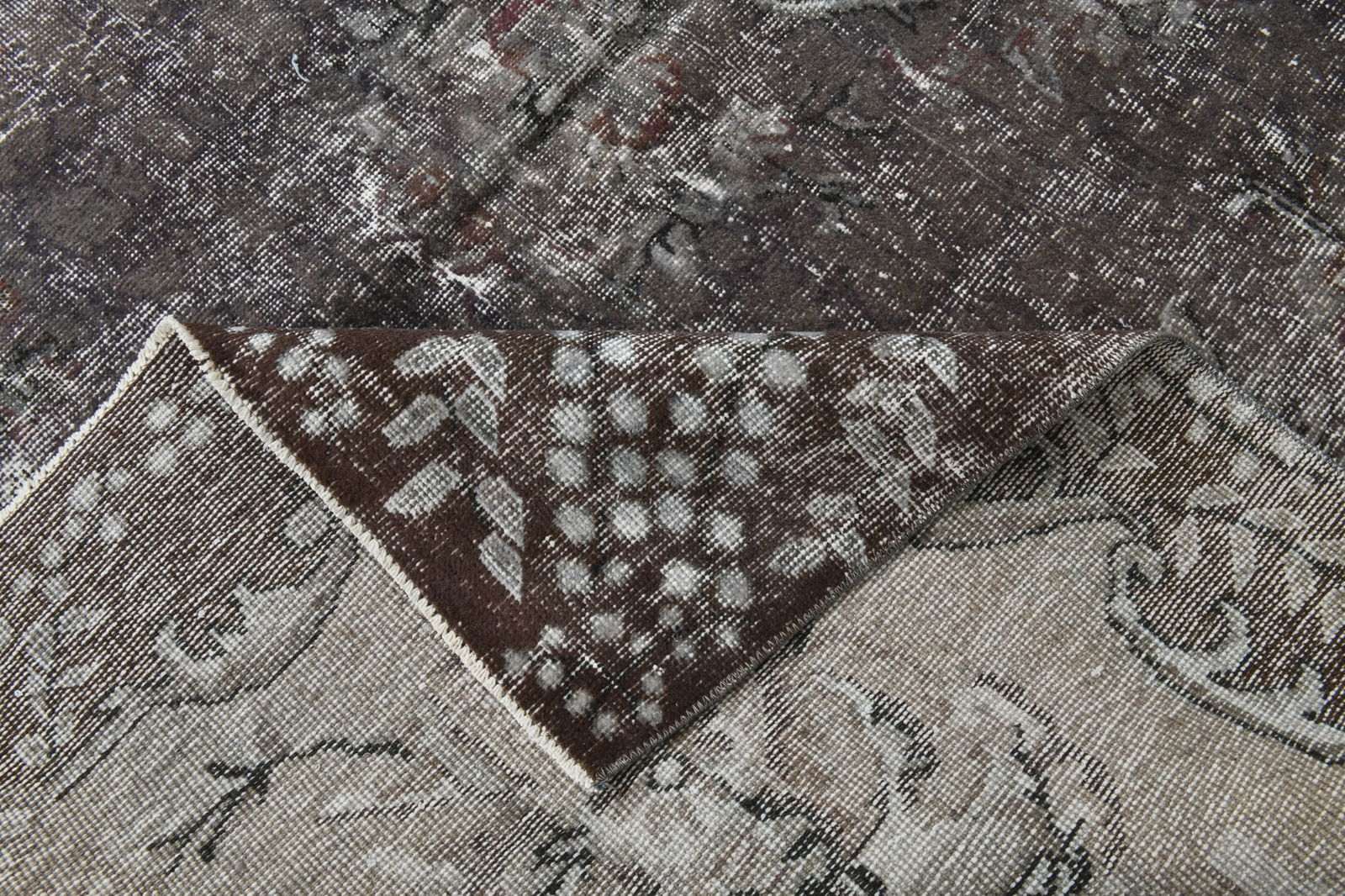 6'3'' x 10'2'' Handmade Vintage Wool Rug - 23031 - 17