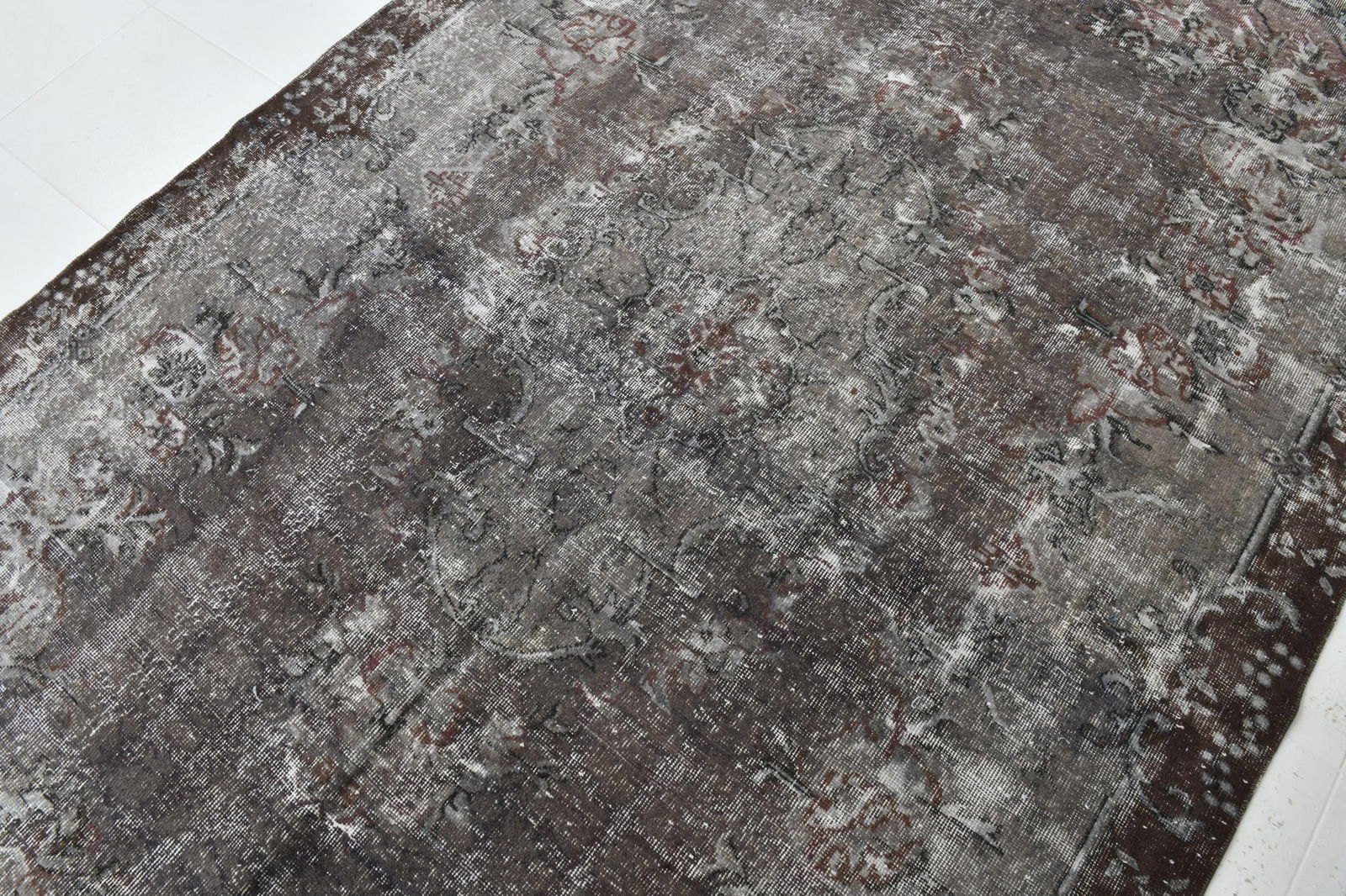 6'3'' x 10'2'' Handmade Vintage Wool Rug - 23031 - 6