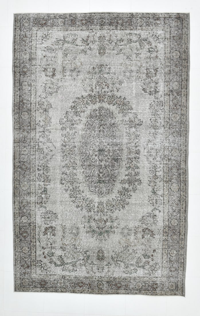 5'6'' x 9'0'' Handmade Vintage Wool Rug - 6991: Title: 5'6'' x 9'0'' Handmade Vintage Wool Rug - 6991 Description:5'6'' x 9'0'' Handmade Vintage Wool Rug - 6991 Origin:Turkiye Date/Period:1960-90 Materials:Wool,Cotton Dimension:5'6''x9'0'' ft, 170x