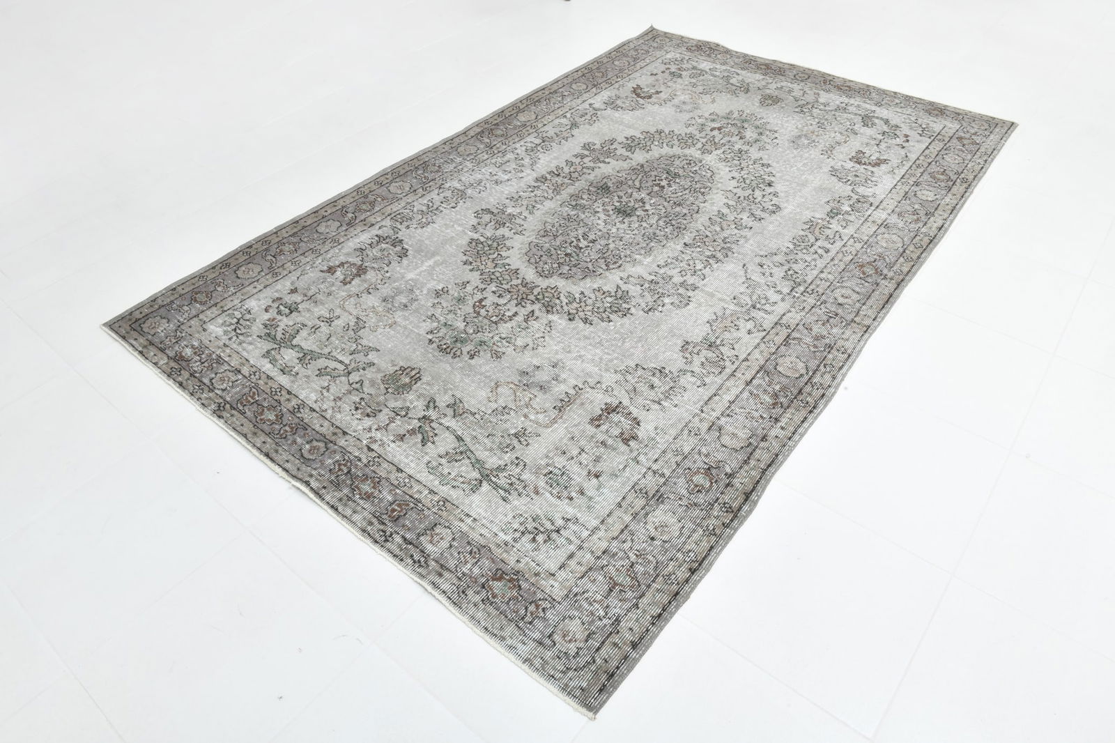 5'6'' x 9'0'' Handmade Vintage Wool Rug - 6991 - 19