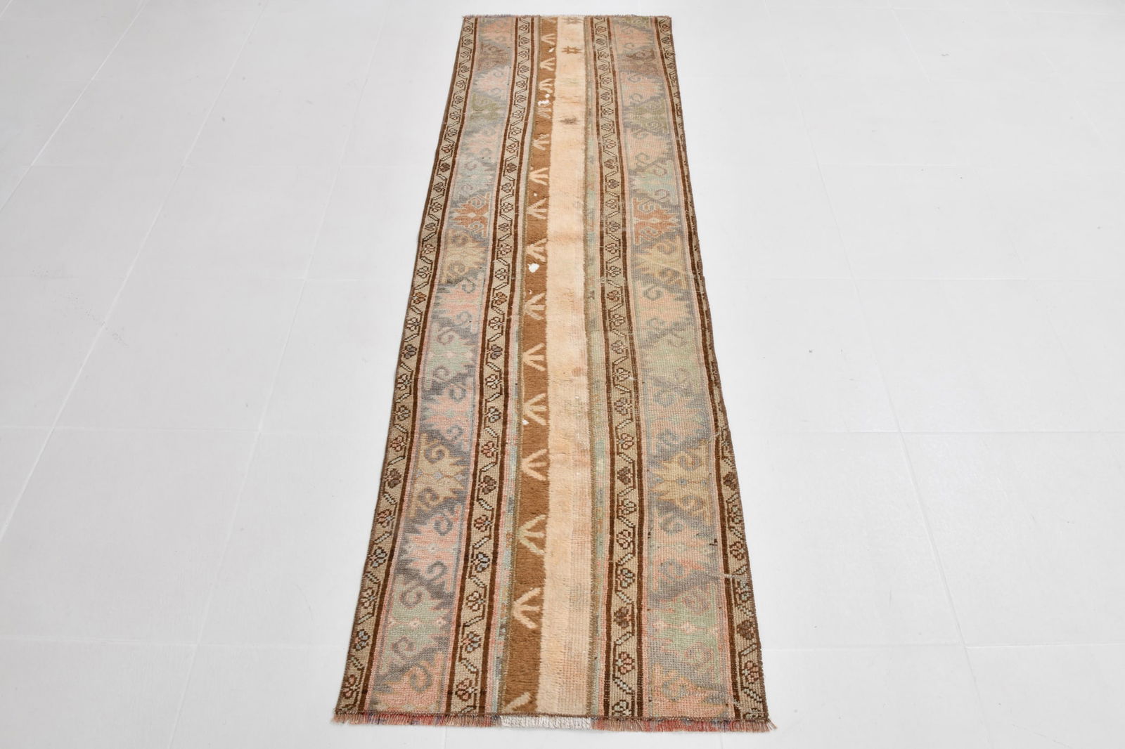 2'1'' x 6'8'' Turkish Vintage Runner Rug - 21593 - 16