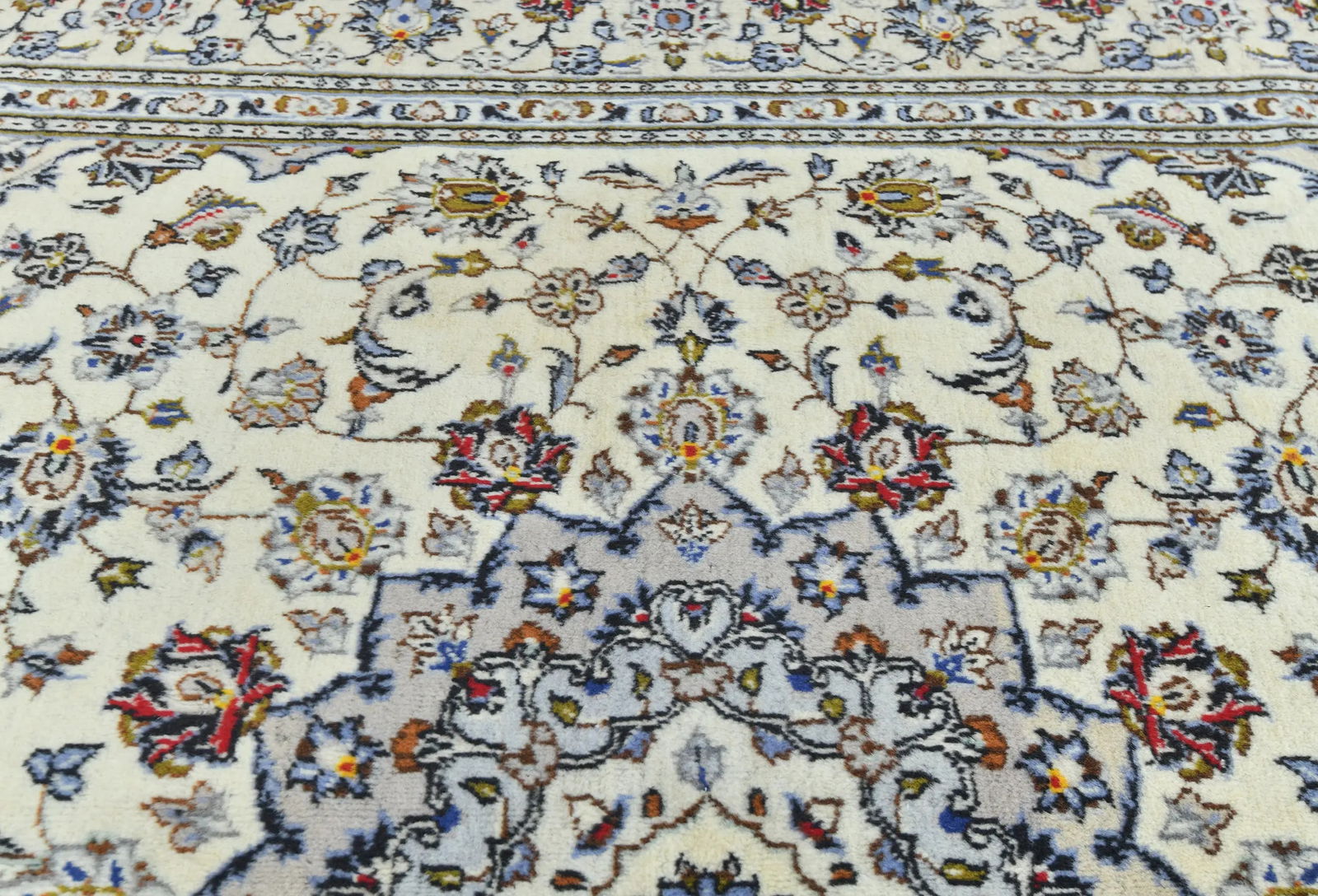 Vintage Cream Traditional 6'5X9'4 Kashan Persian Rug - 7