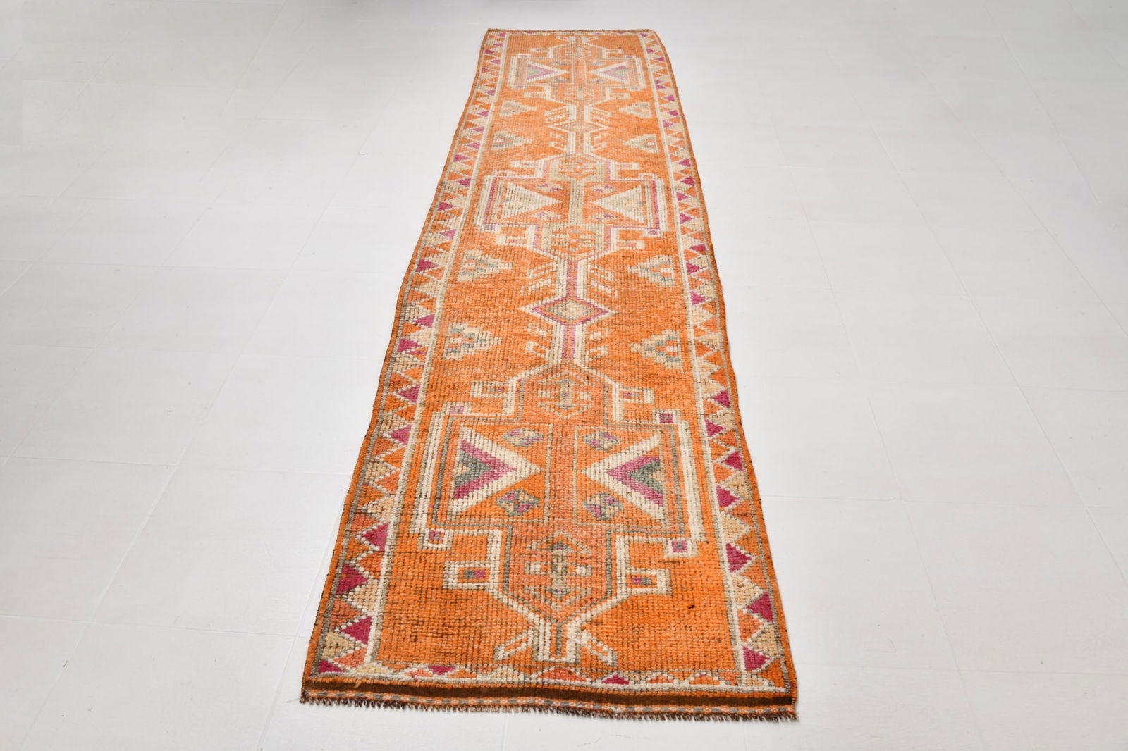 3'0'' x 11'11'' Handmade Vintage Wool Rug - 22058 - 18