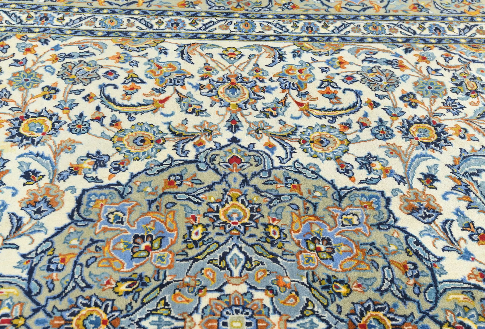 Semi Antique Cream Traditional 7X11 Kashan Persian Rug - 7