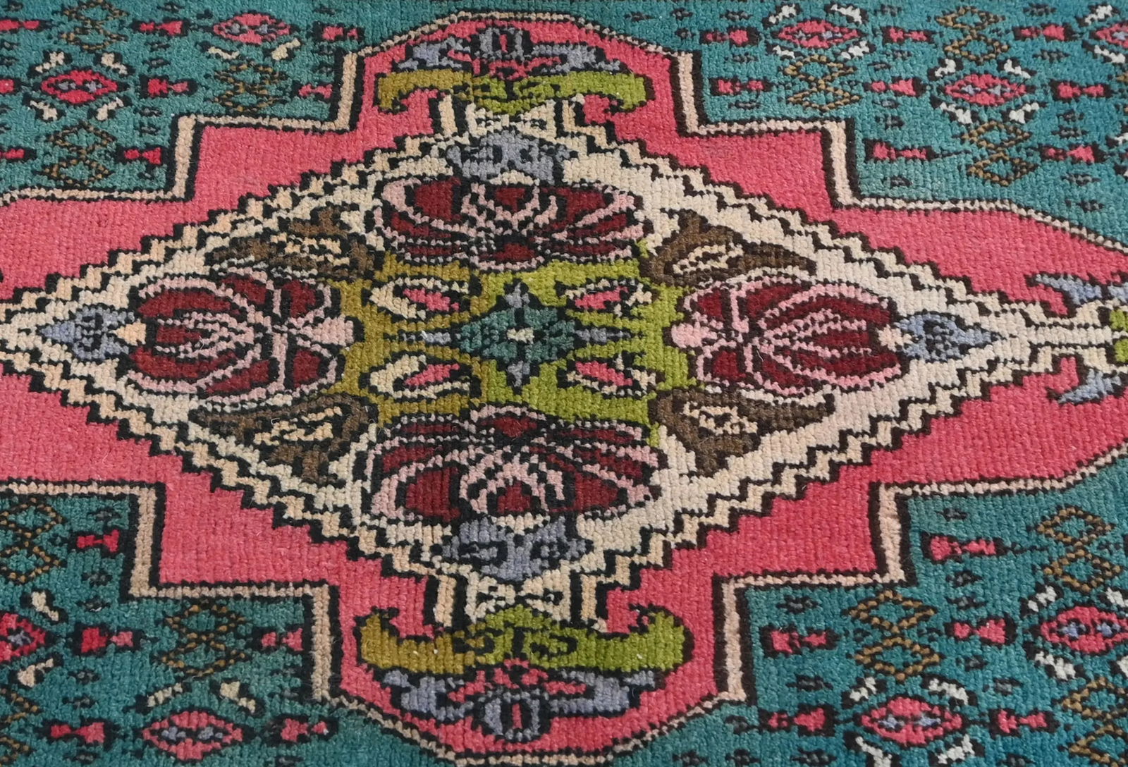 Semi Antique Muted Floral 1'11X2'8 Distressed Oriental Rug - 6