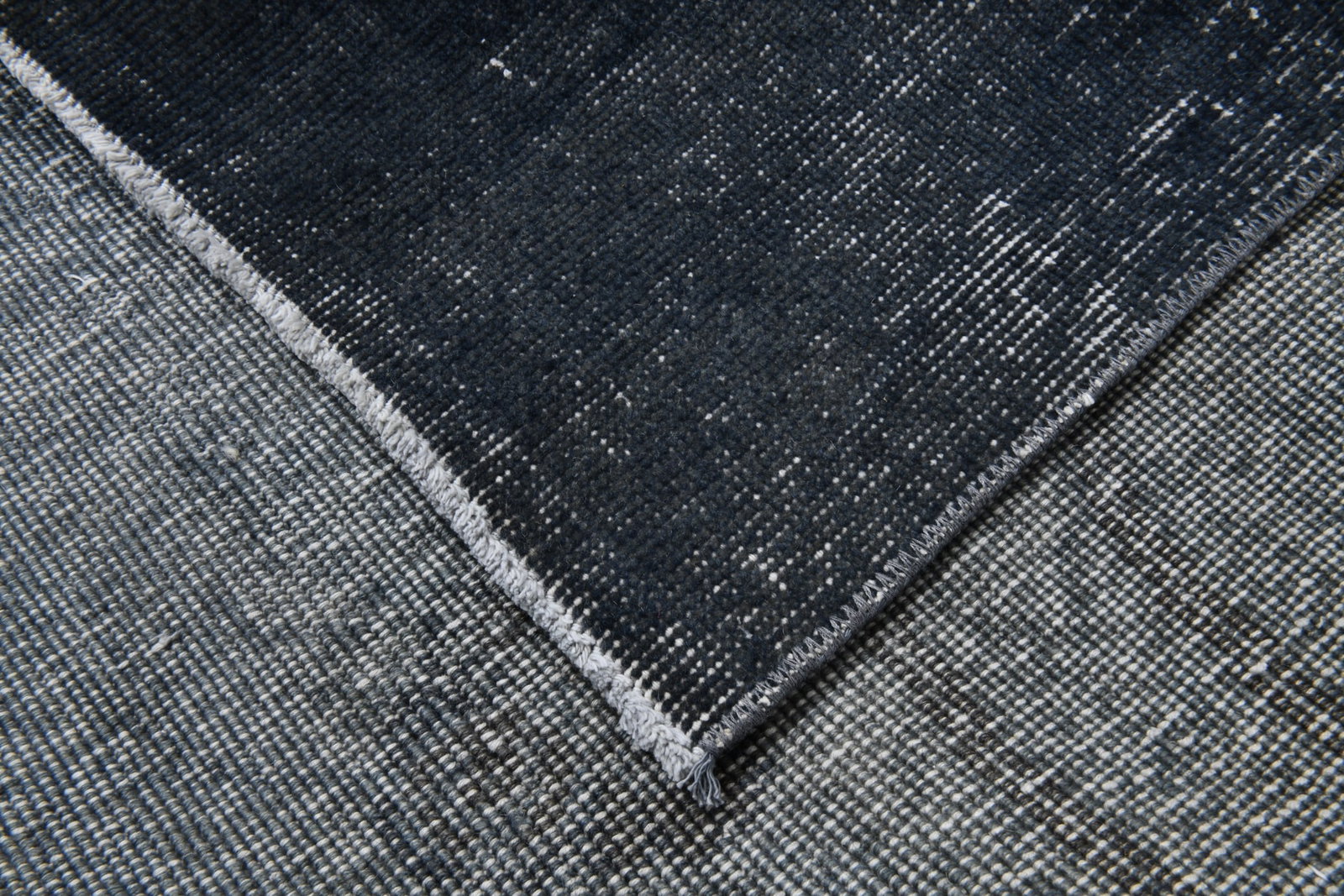 7'7'' x 11'3'' Handmade Vintage Wool Rug - 21746 - 16