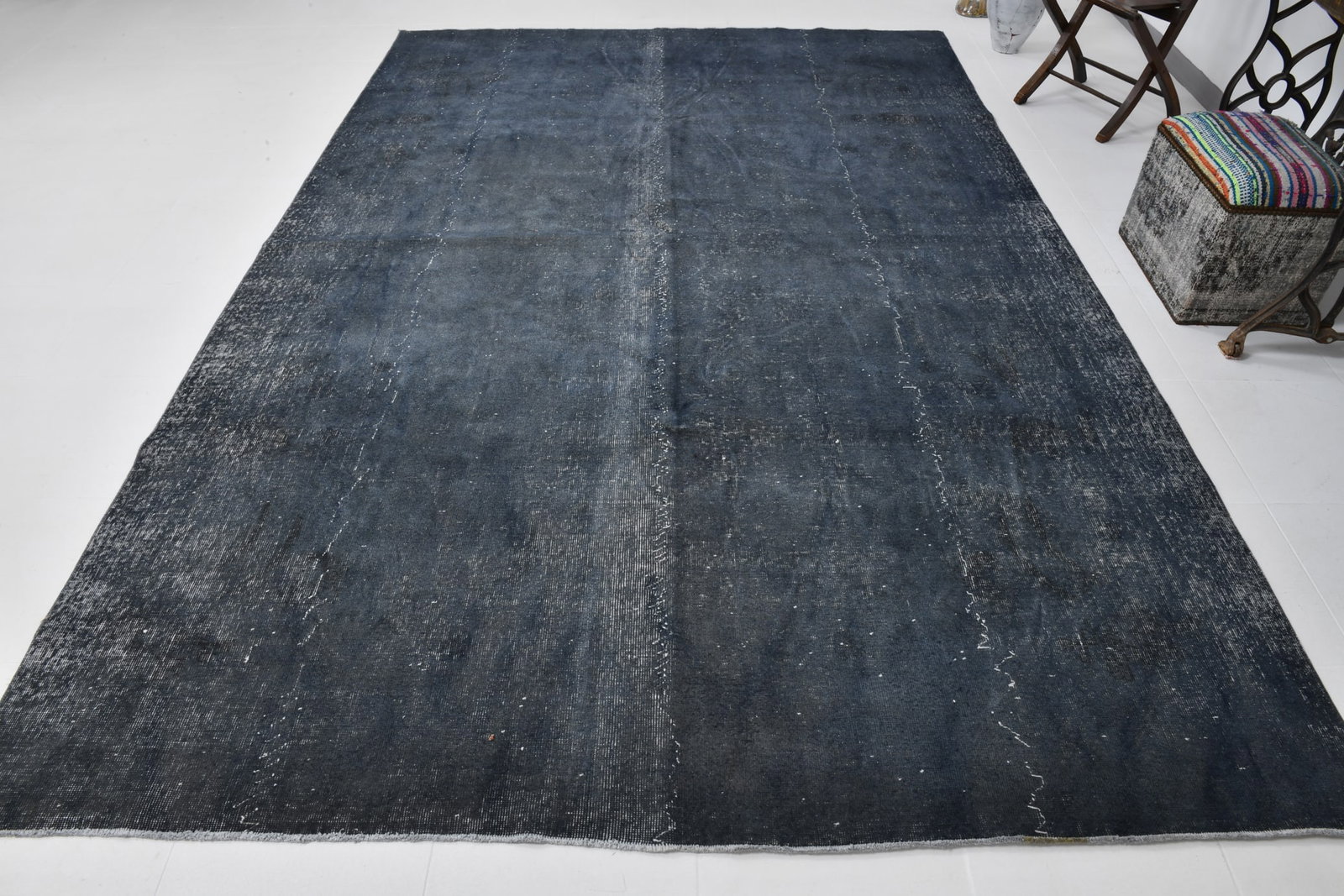7'7'' x 11'3'' Handmade Vintage Wool Rug - 21746 - 5