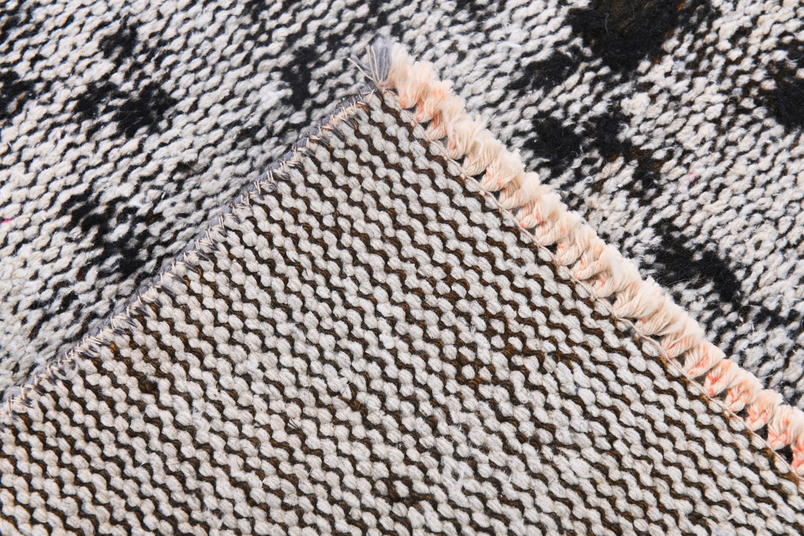 5'2'' x 7'11'' Handmade Vintage Wool Rug - 5049 - 13