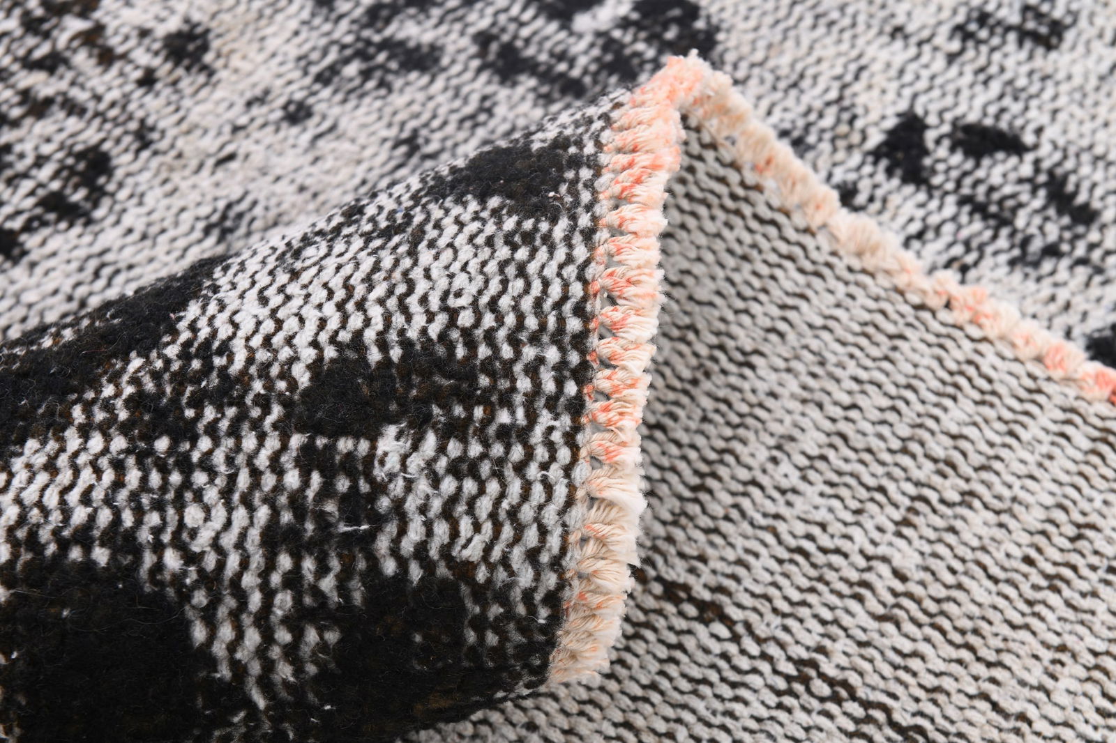 5'2'' x 7'11'' Handmade Vintage Wool Rug - 5049 - 15