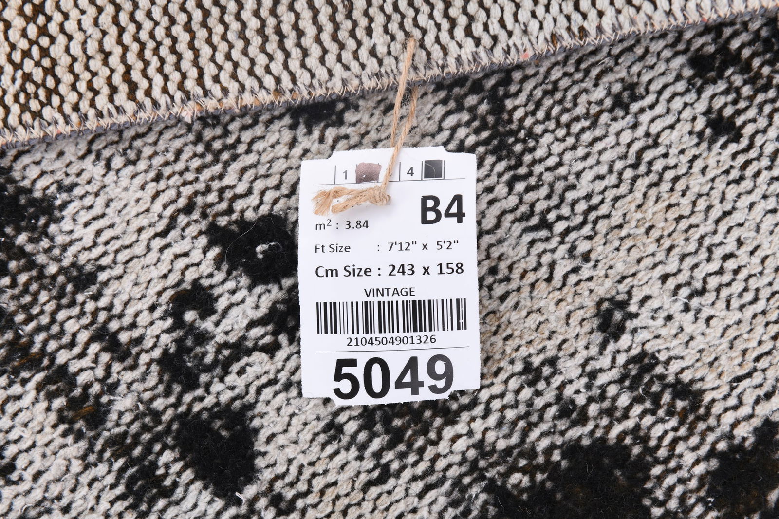 5'2'' x 7'11'' Handmade Vintage Wool Rug - 5049 - 19