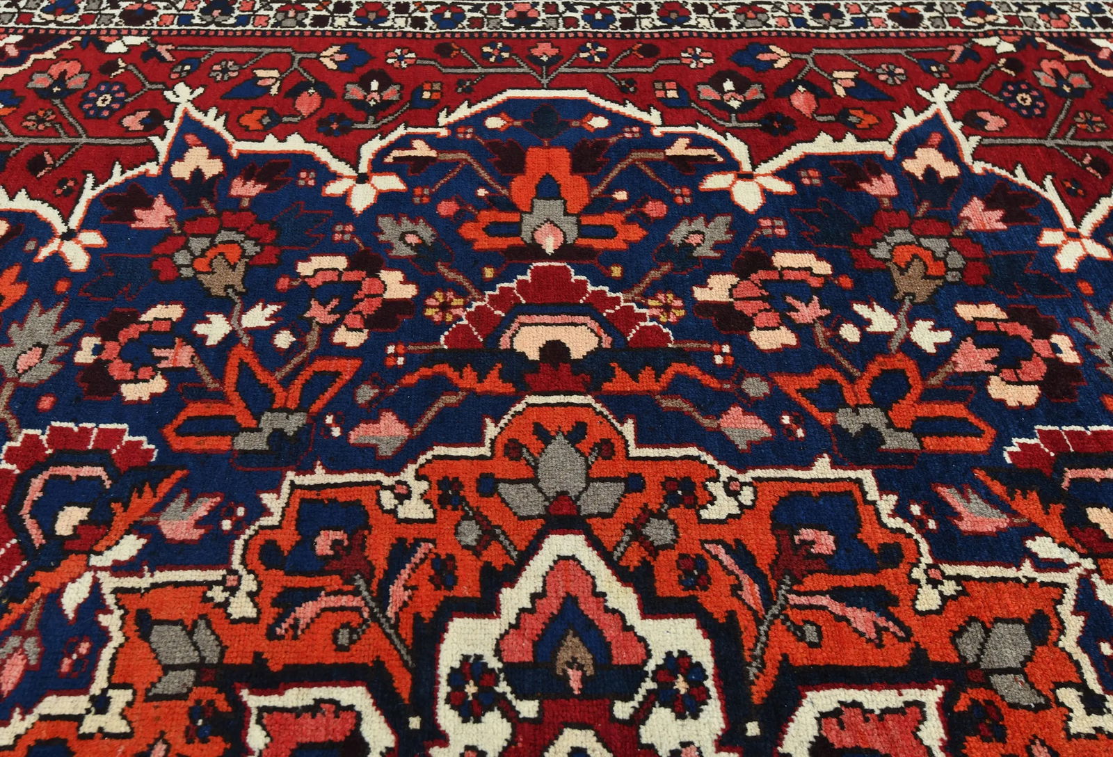 Vintage Red Floral 10X12 Bakhtiari Persian Rug - 7