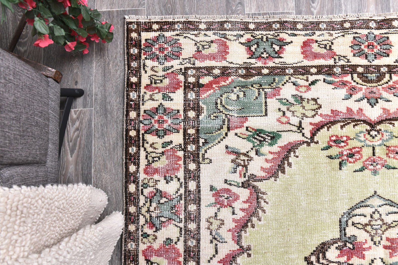 5'2'' x 8'9'' Handmade Vintage Wool Rug - 244805 - 12