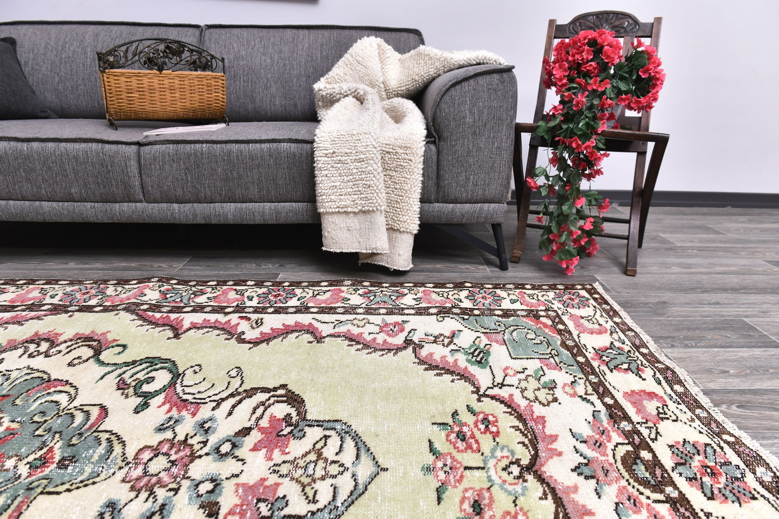 5'2'' x 8'9'' Handmade Vintage Wool Rug - 244805 - 13