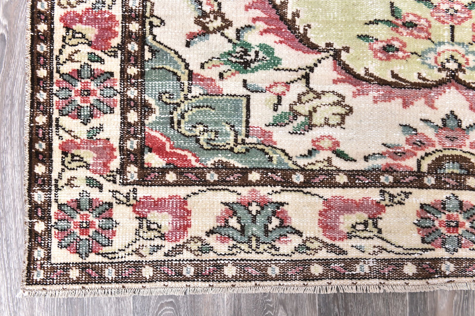 5'2'' x 8'9'' Handmade Vintage Wool Rug - 244805 - 7