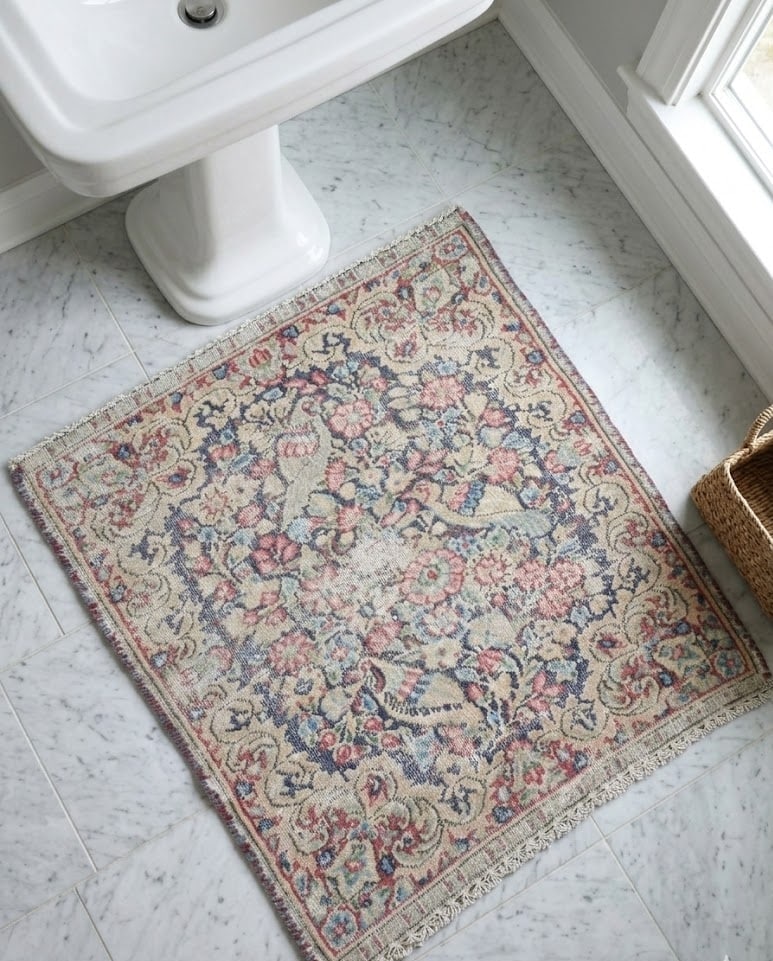 Semi Antique Muted Floral 1'5X1'6 Distressed Oriental Square Rug - 2