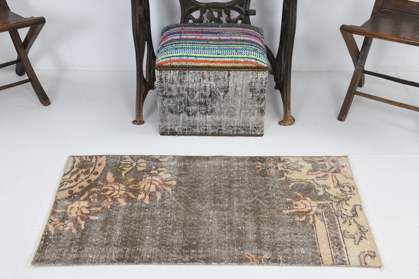 1'11'' x 3'9'' Turkish Vintage Runner Rug - 7011 - 3