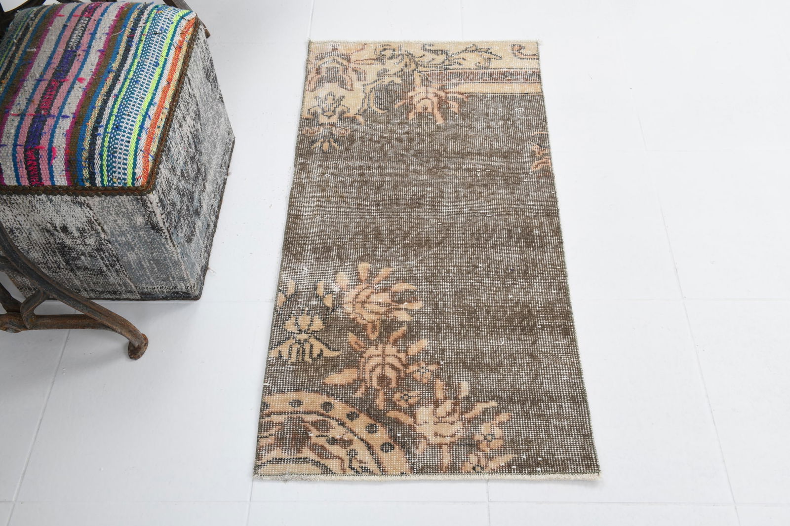 1'11'' x 3'9'' Turkish Vintage Runner Rug - 7011 - 6