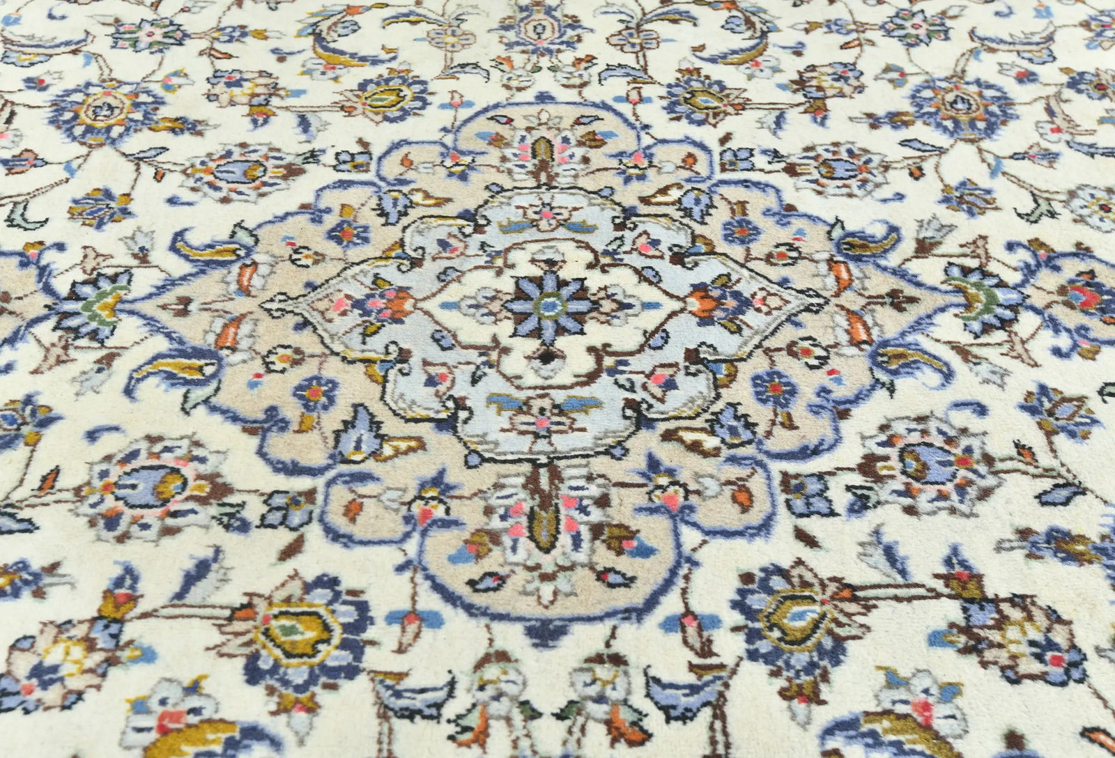 Vintage Cream Traditional Floral 7X10 Kashan Persian Rug - 5