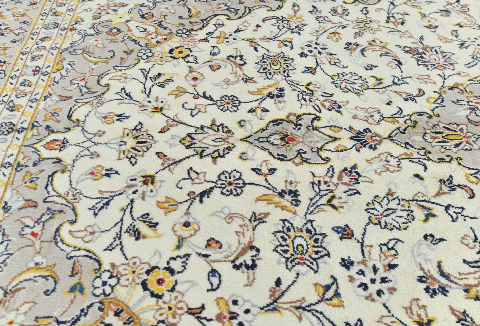 Vintage Cream Floral Traditional 6'4X9'6 Kashan Persian Rug - 6
