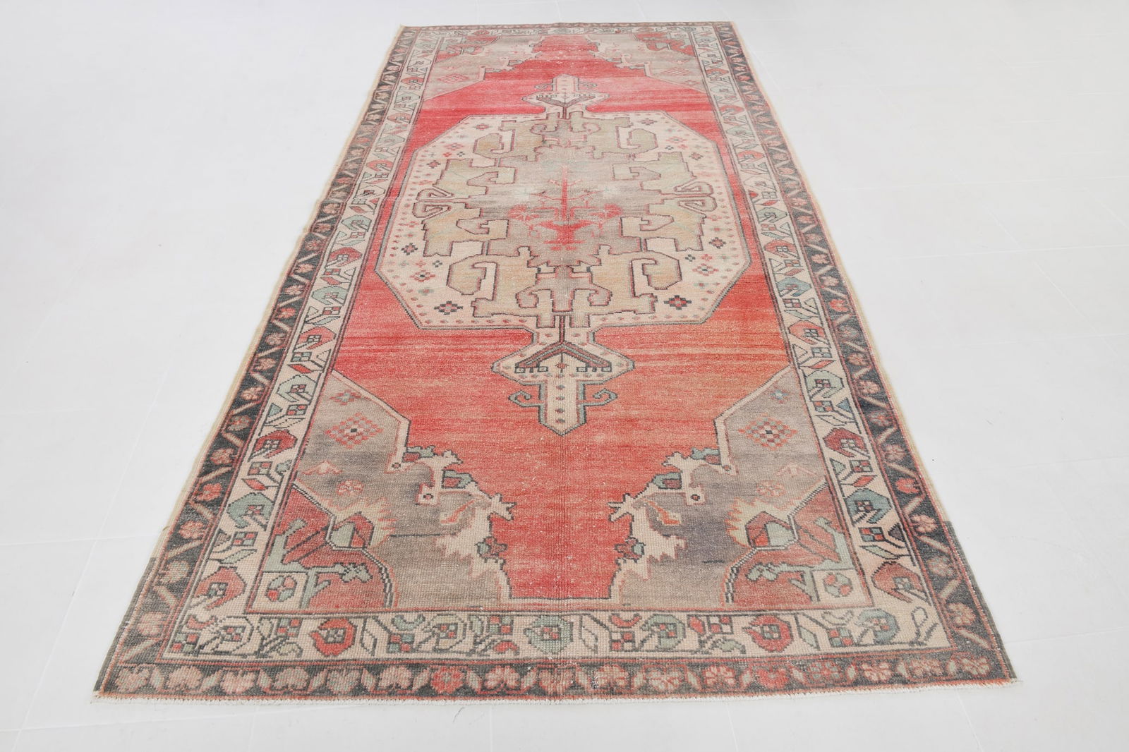 5'3'' x 10'9'' Handmade Vintage Wool Patchwork Rug - 19199 - 17