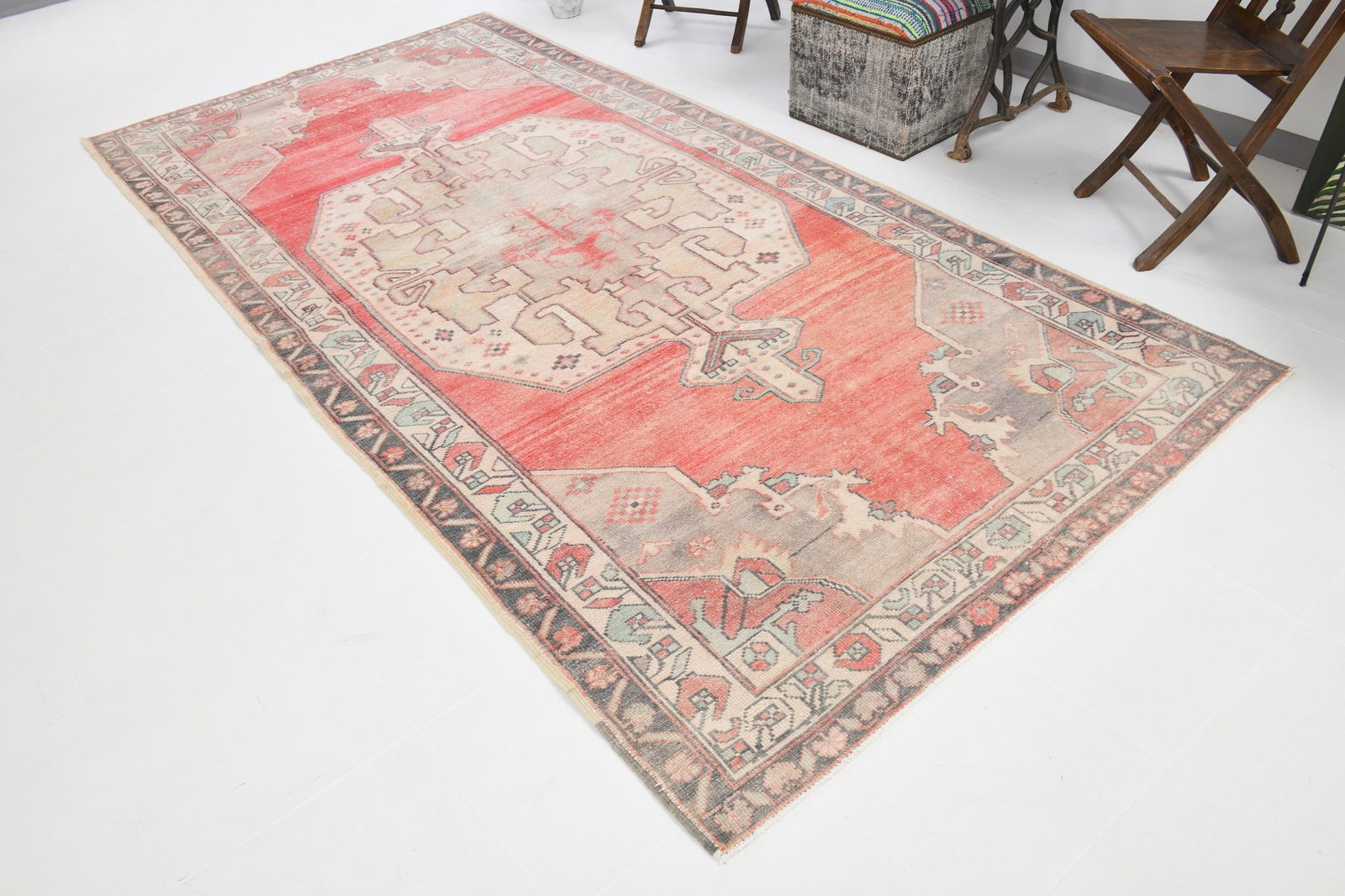5'3'' x 10'9'' Handmade Vintage Wool Patchwork Rug - 19199 - 4