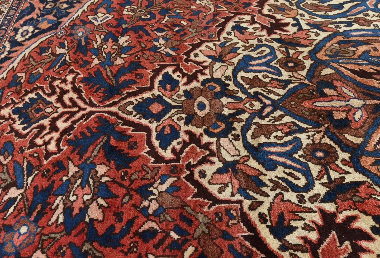 Semi Antique Red Floral 9'10X12'6 Bakhtiari Persian Rug - 6