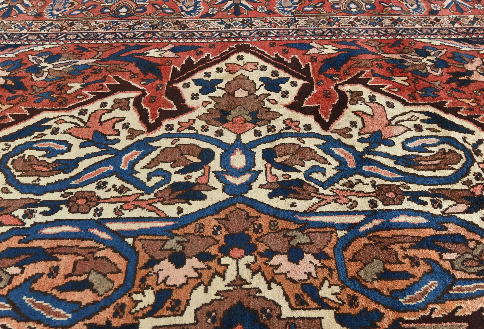 Semi Antique Red Floral 9'10X12'6 Bakhtiari Persian Rug - 7