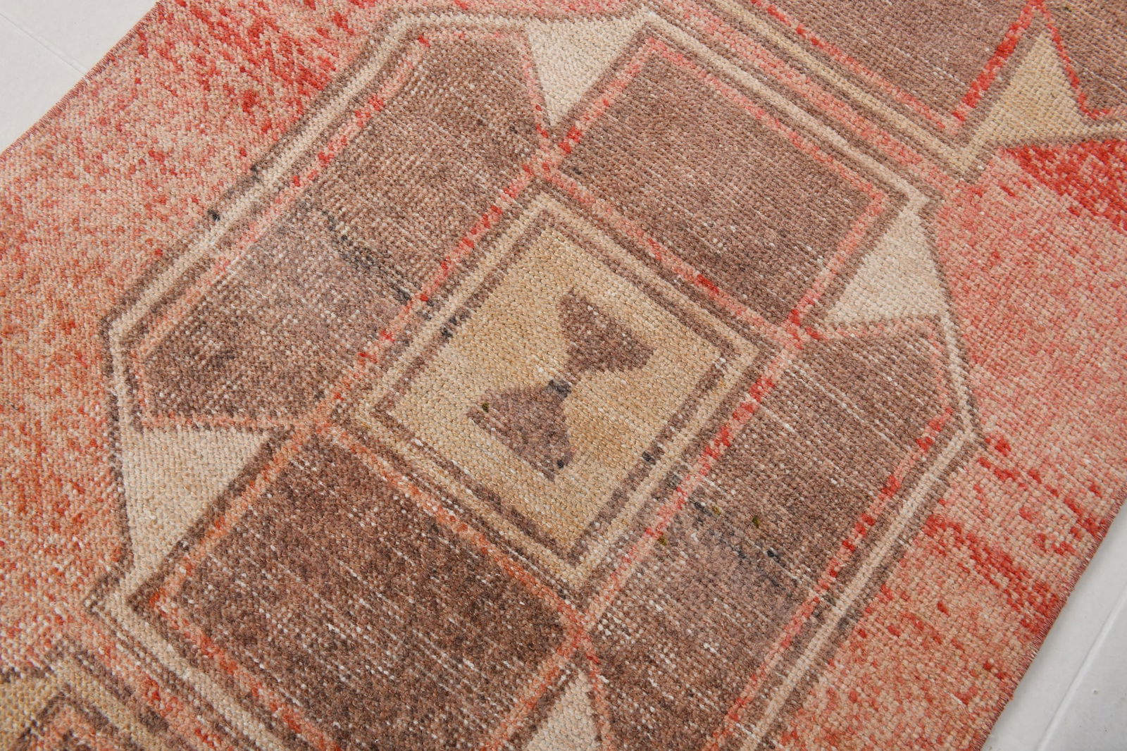 2'7'' x 10'1'' Handmade Vintage Wool Rug - 20304 - 6