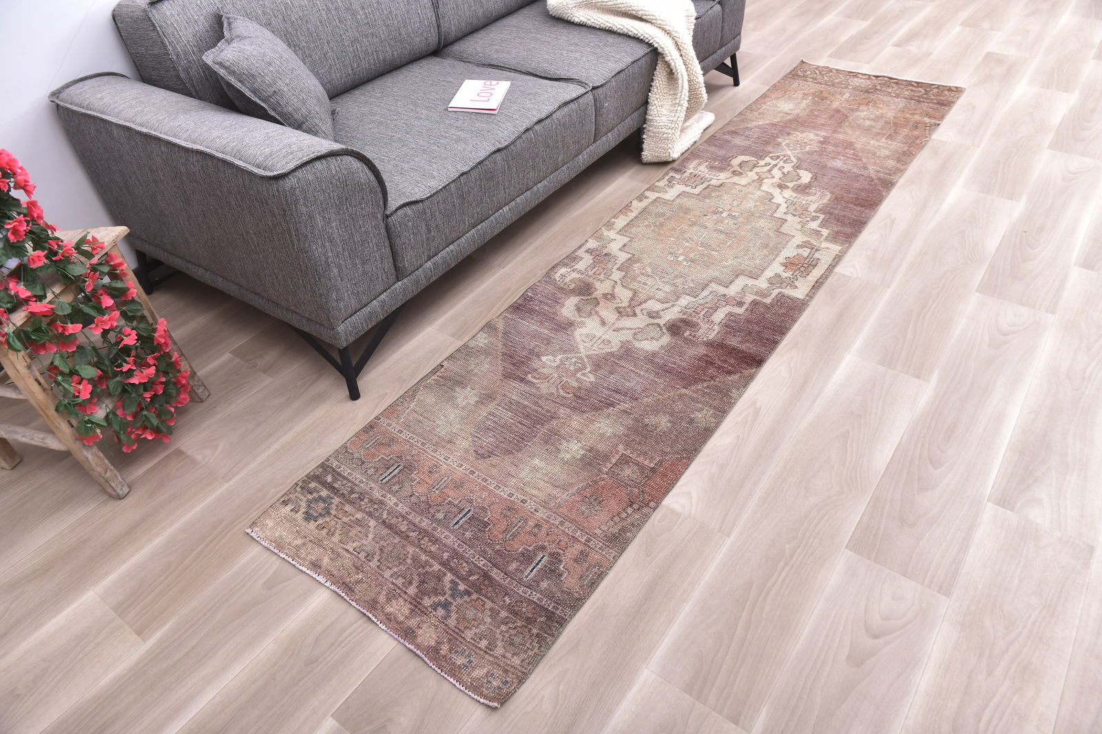 2'3'' x 9'10'' Turkish Vintage Runner Rug - 240431 - 2