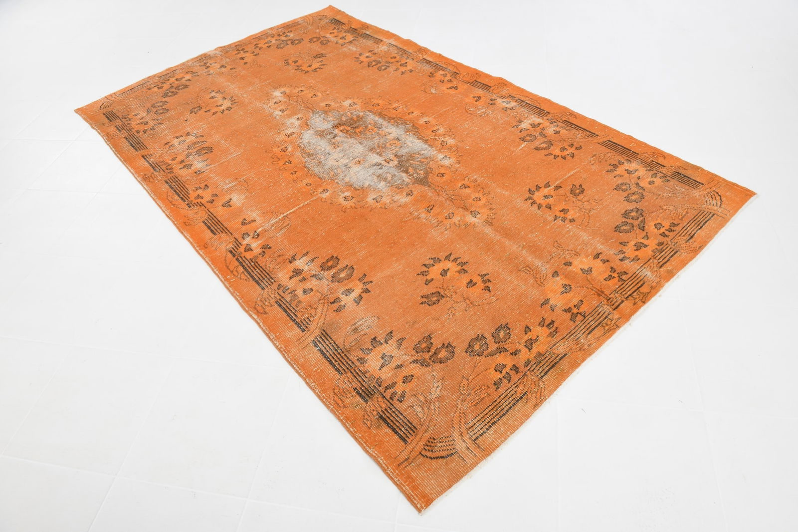 5'10'' x 9'9'' Decorative Vintage Rug - 1969 - 19
