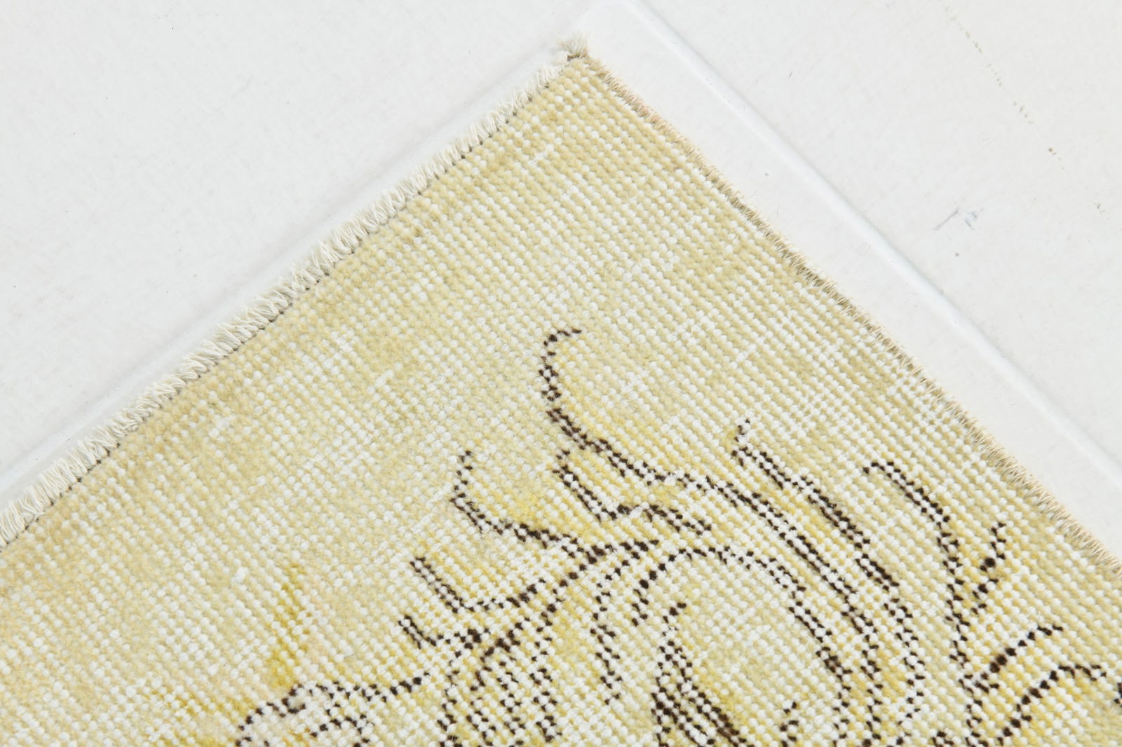 5'3'' x 8'7'' Handmade Vintage Wool Rug - 5548 - 10