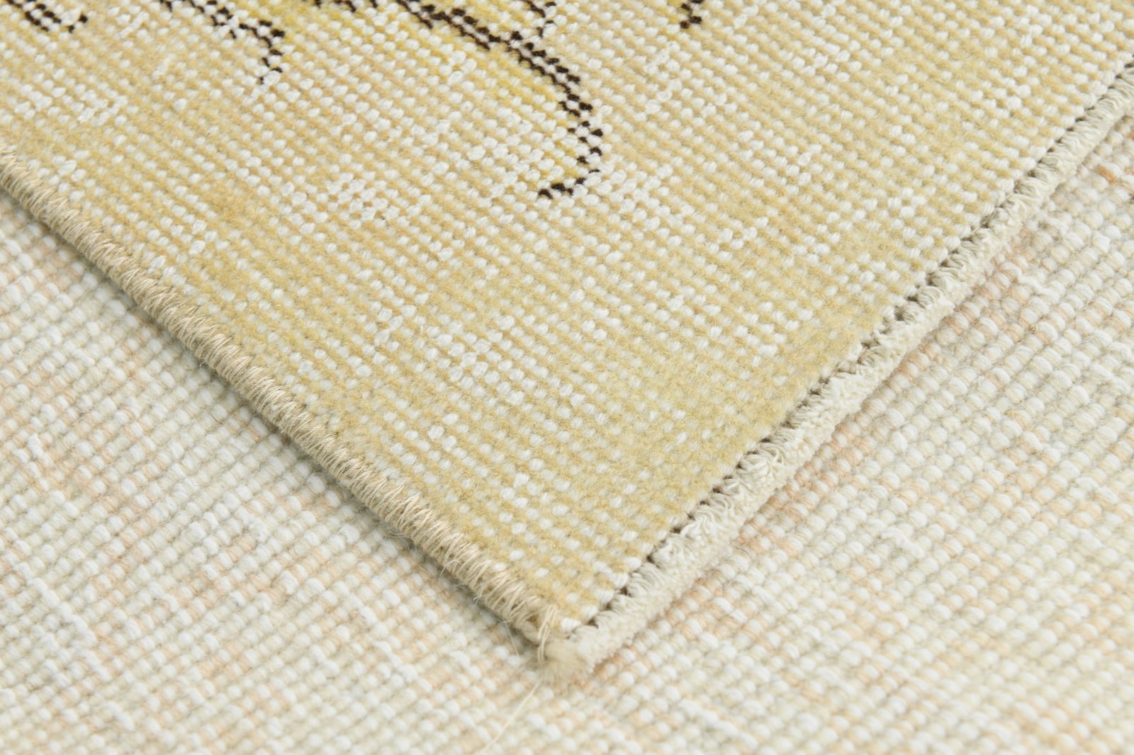 5'3'' x 8'7'' Handmade Vintage Wool Rug - 5548 - 16