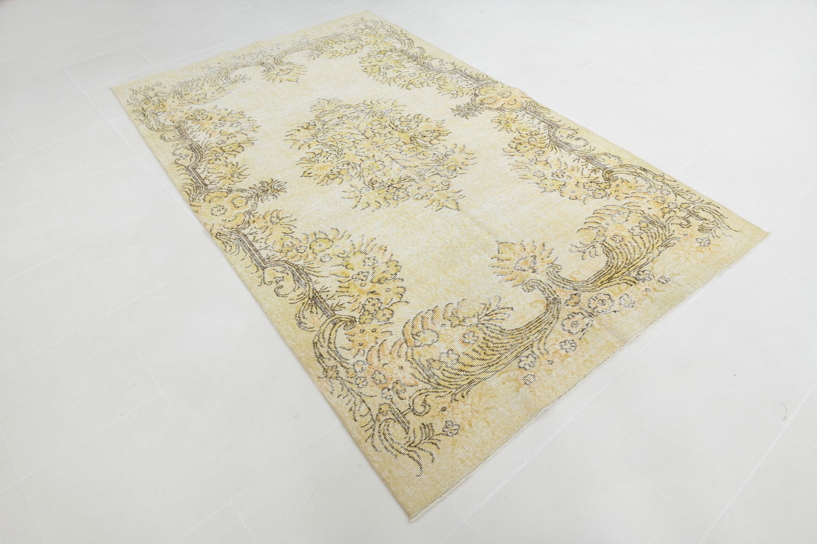 5'3'' x 8'7'' Handmade Vintage Wool Rug - 5548 - 19